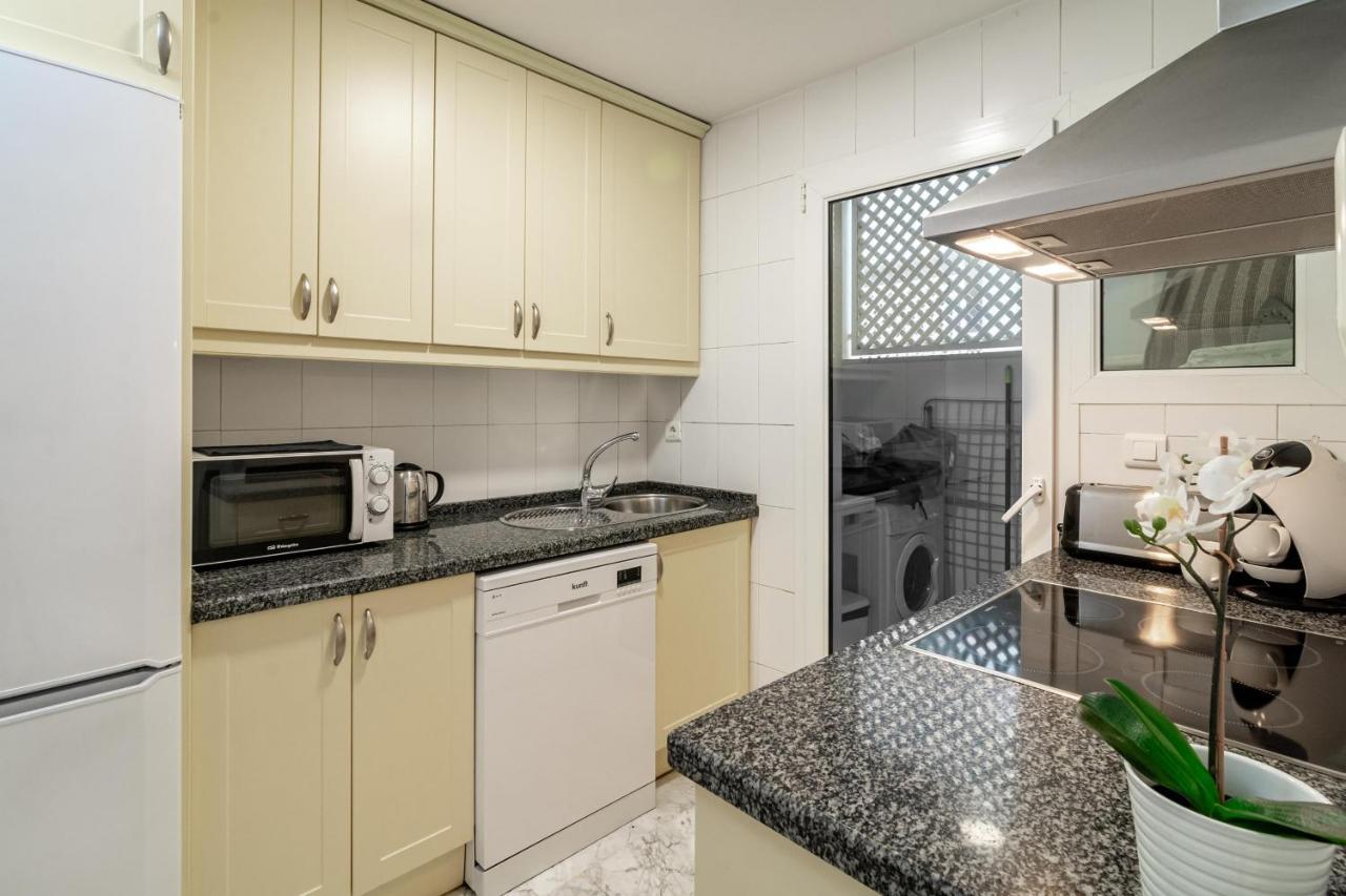 Pr45- Beach Front Apartment Puerto Banus Marbella Exteriör bild