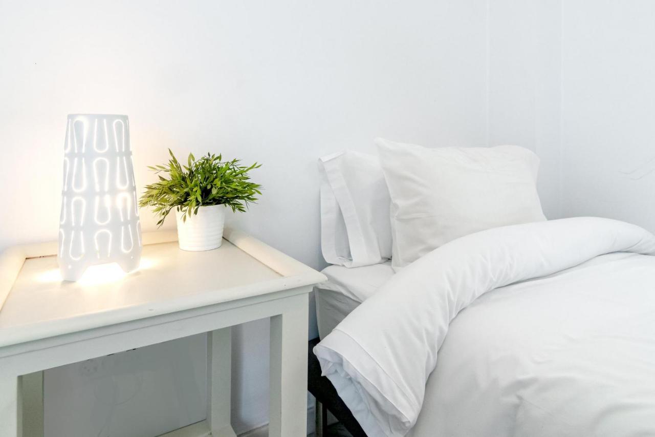 Pr45- Beach Front Apartment Puerto Banus Marbella Exteriör bild